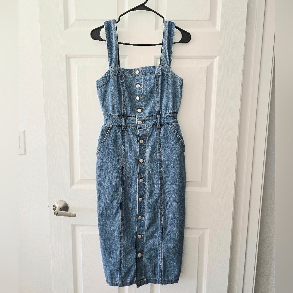 Forever 21 Blue Denim Button Front Midi Dress With Back Pockets